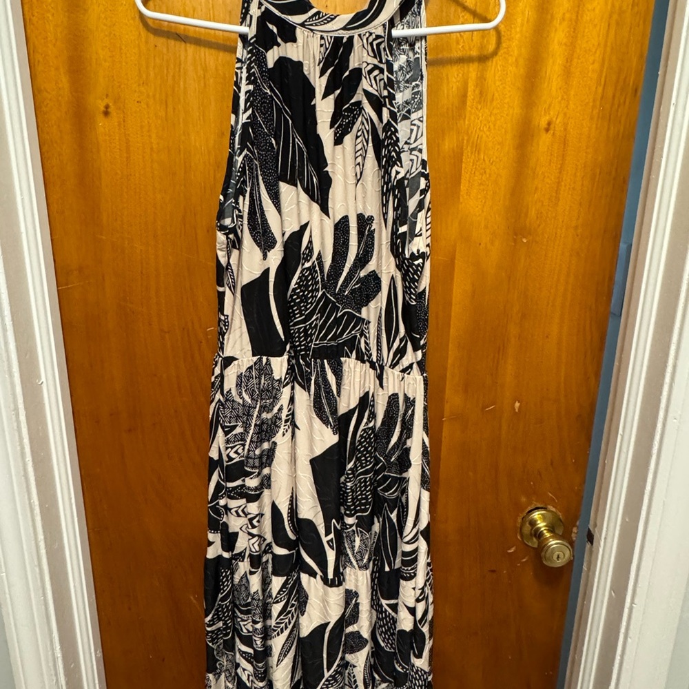 Chic Black and Cream Maxi Dress